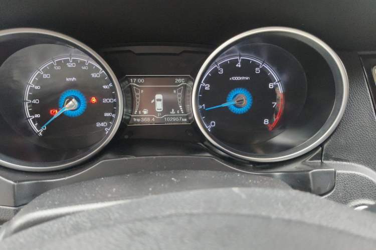 Used Zotye SR7 2016 1.5T CVT Cube Heart Edition China V Standard Odometer Close Up