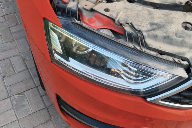 Used Zotye SR7 2016 1.5T CVT Cube Heart Edition China IV Standard Right Front Headlight