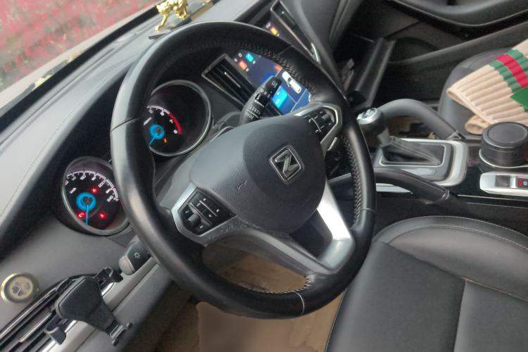 Used Zotye SR7 2016 1.5T CVT Cube Heart Edition China V Standard Steering Wheel