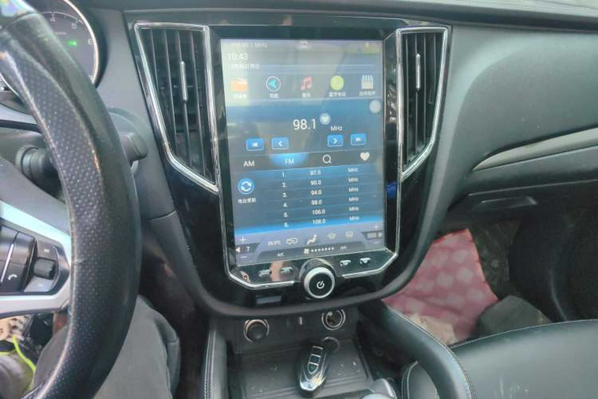 Used Zotye SR7 2016 1.5T Manual Cube Heart Edition China IV Standard Audio And AC Panel