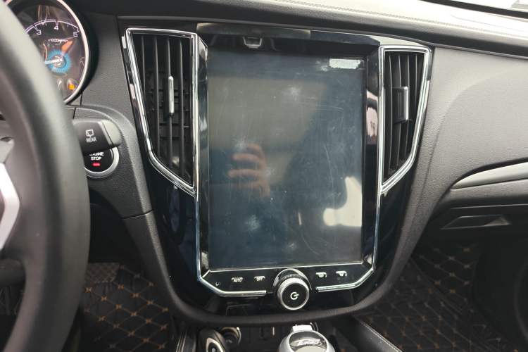 Used Zotye SR7 2016 1.5T CVT Cube Heart Edition China V Standard Audio And AC Panel