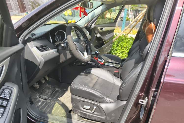Used Zotye SR7 2016 1.5T Manual Cube Heart Edition China IV Standard Driver Seat