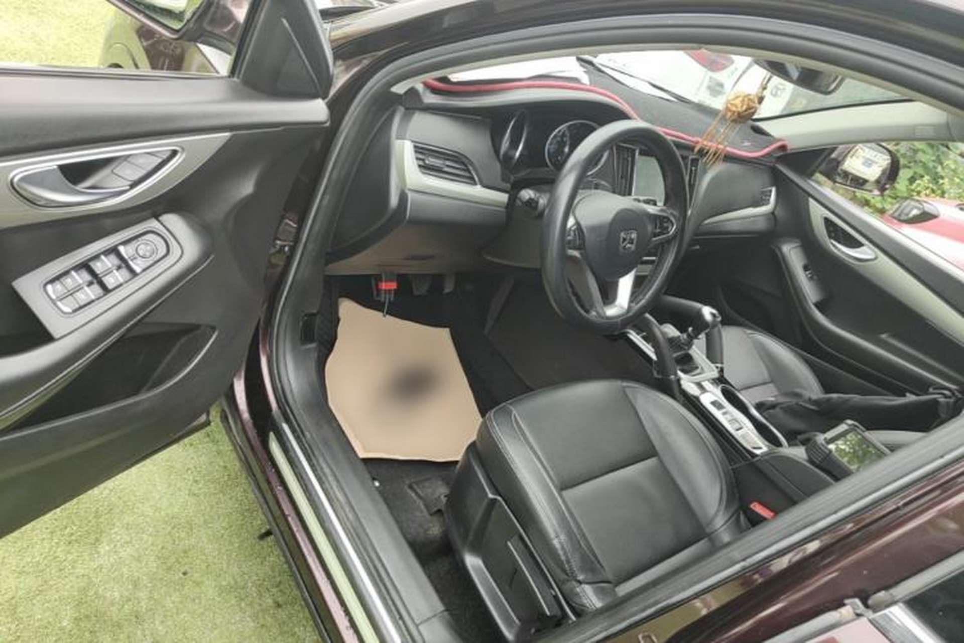 Used Zotye SR7 2016 1.5T Manual Cube Road Edition China V Standard Driver Seat