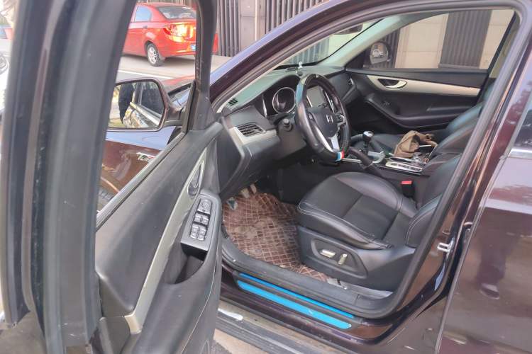 Used Zotye SR7 2016 1.5T Manual Cube Heart Edition China IV Standard Driver Seat