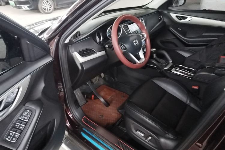 Used Zotye SR7 2016 1.5T CVT Cube Heart Edition China V Standard Driver Seat