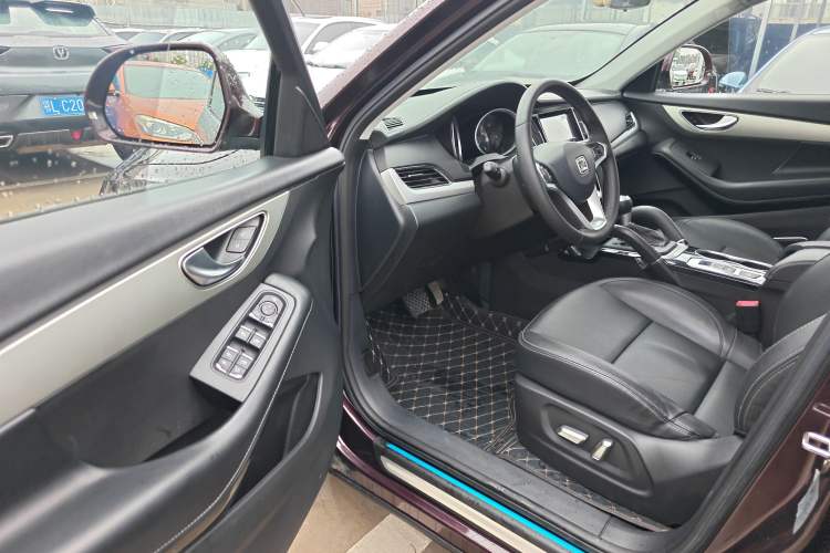 Used Zotye SR7 2016 1.5T CVT Cube Heart Edition China V Standard Driver Seat
