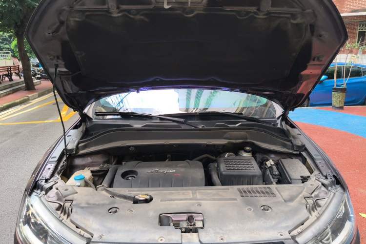 Used Zotye SR7 2016 1.5T CVT Cube Heart Edition China IV Standard Engine Bay