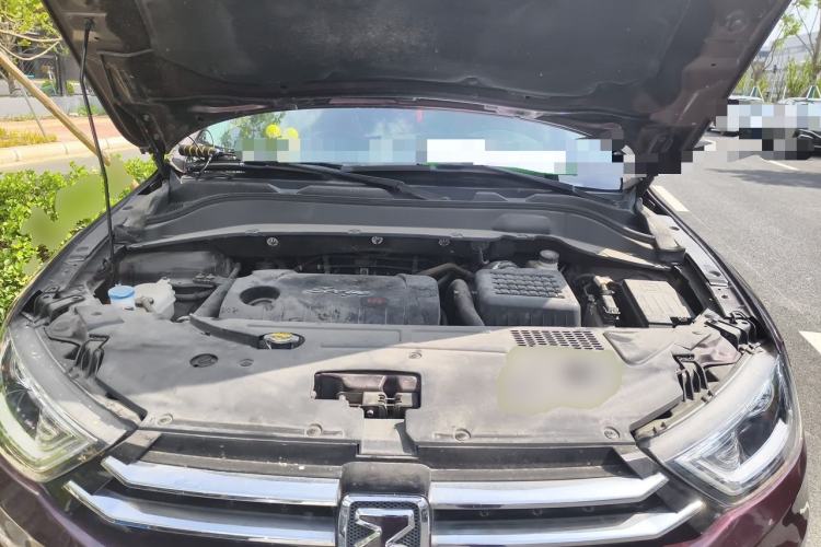 Used Zotye SR7 2016 1.5T Manual Cube Heart Edition China IV Standard Engine Bay