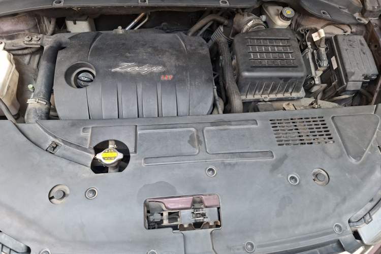 Used Zotye SR7 2016 1.5T Manual Cube Road Edition China V Standard Engine Bay