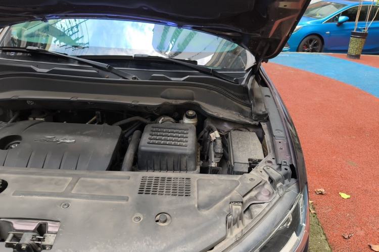 Used Zotye SR7 2016 1.5T CVT Cube Heart Edition China IV Standard Engine Bay Left