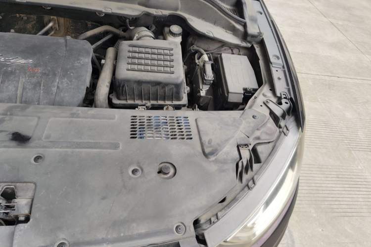 Used Zotye SR7 2016 1.5T CVT Cube Heart Edition China V Standard Engine Bay Left