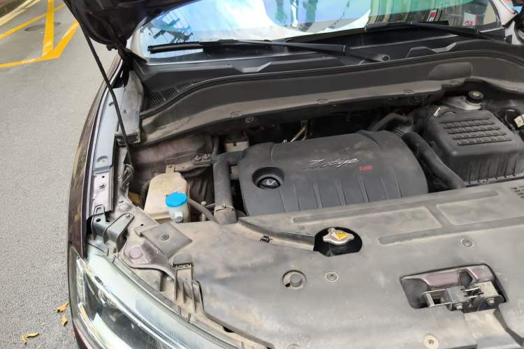 Used Zotye SR7 2016 1.5T CVT Cube Heart Edition China IV Standard Engine Bay Right