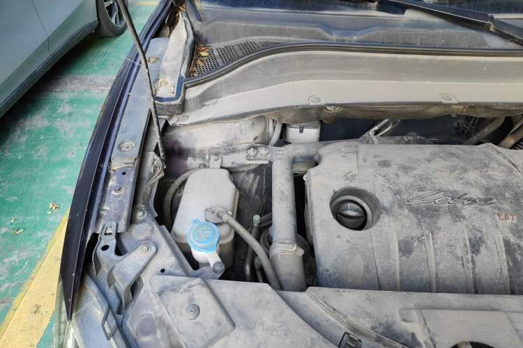 Used Zotye SR7 2016 1.5T CVT Cube Road Edition China V Standard Engine Bay Right