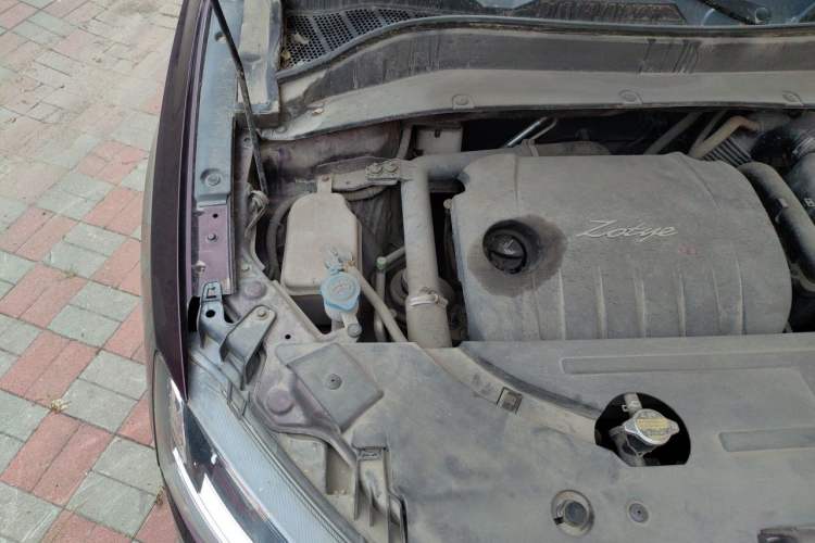 Used Zotye SR7 2016 1.5T CVT Cube Road Edition China V Standard Engine Bay Right