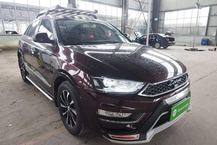 Used Zotye SR7 2016 1.5T CVT Cube Heart Edition China V Standard Front Right 45 Deg