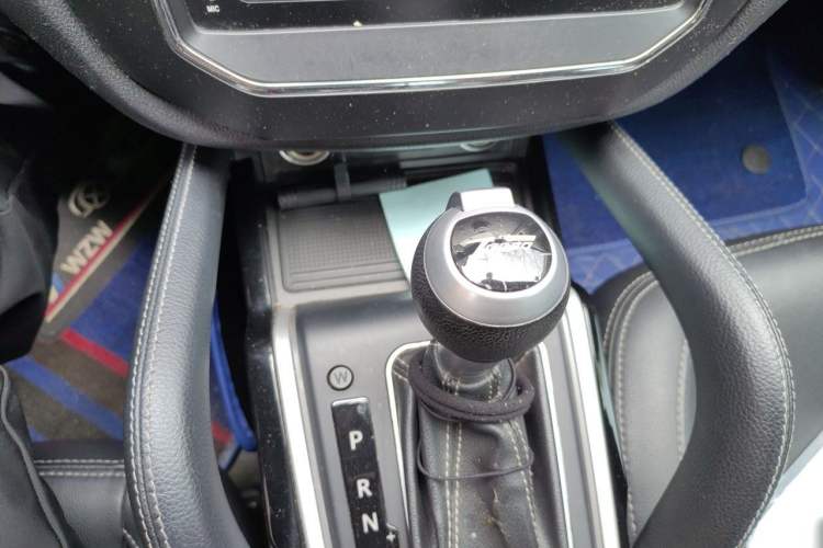 Used Zotye SR7 2016 1.5T CVT Cube Road Edition China V Standard Gear Lever