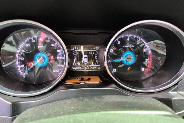 Used Zotye SR7 2016 1.5T CVT Cube Heart Edition China IV Standard Instrument Cluster
