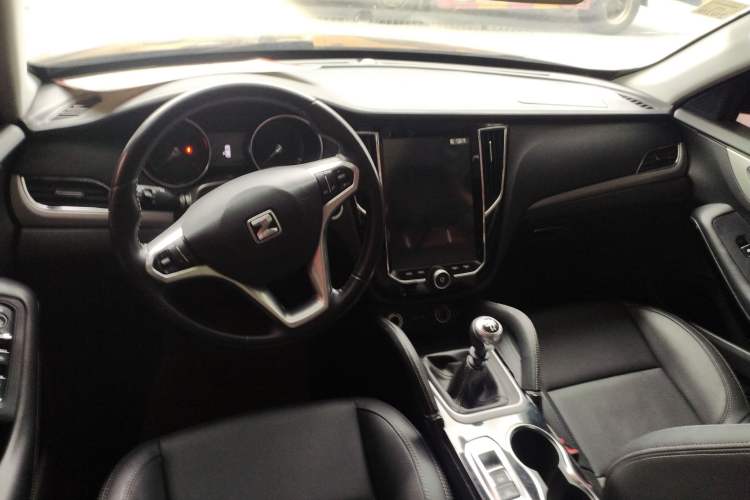 Used Zotye SR7 2016 1.5T Manual Cube Dream Edition China V Standard Interior 3