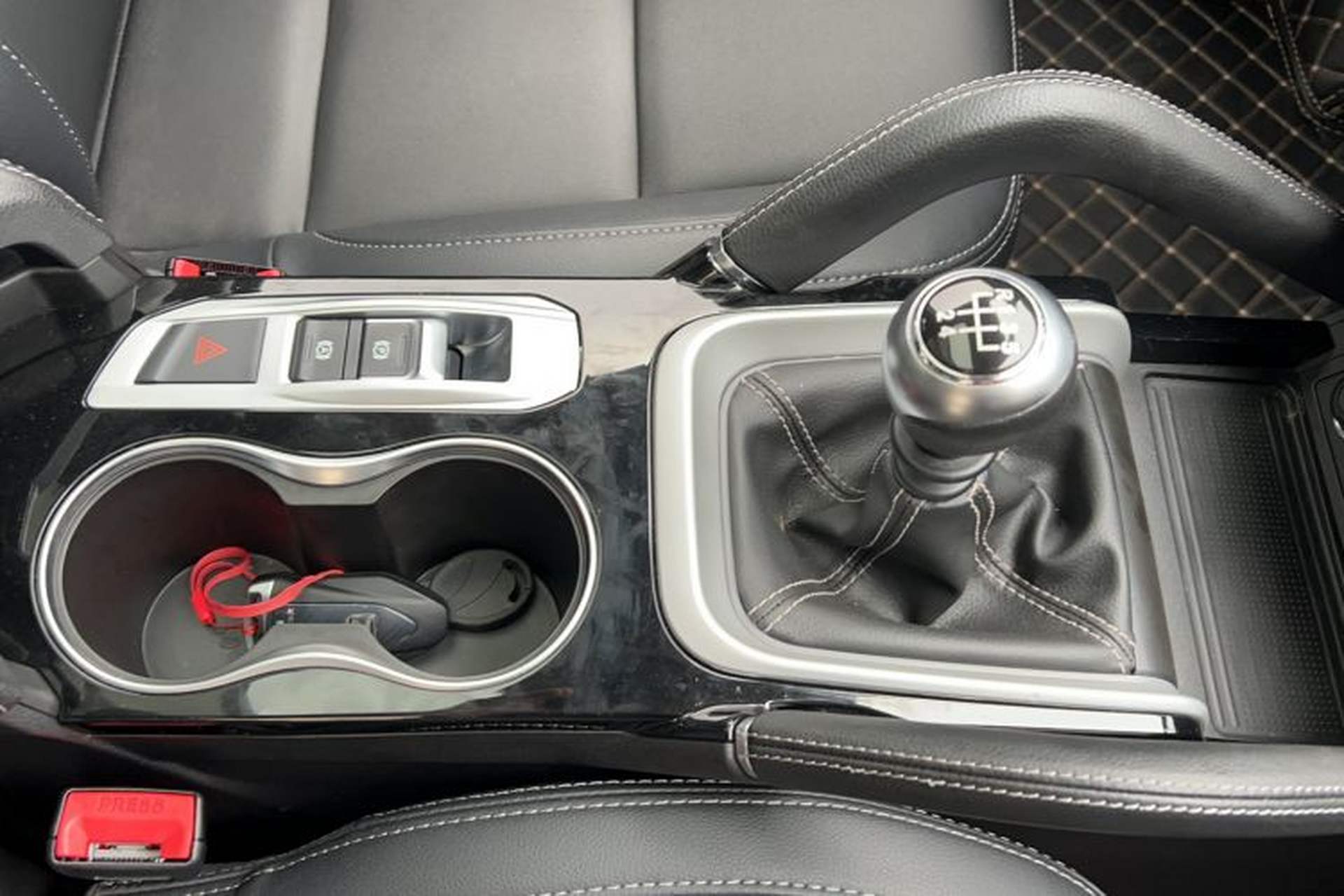 Used Zotye SR7 2016 1.5T Manual Cube Heart Edition China IV Standard Interior 3