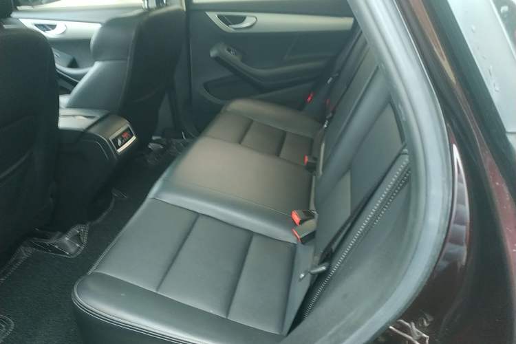 Used Zotye SR7 2016 1.5T Manual Cube Heart Edition China V Standard Interior 4