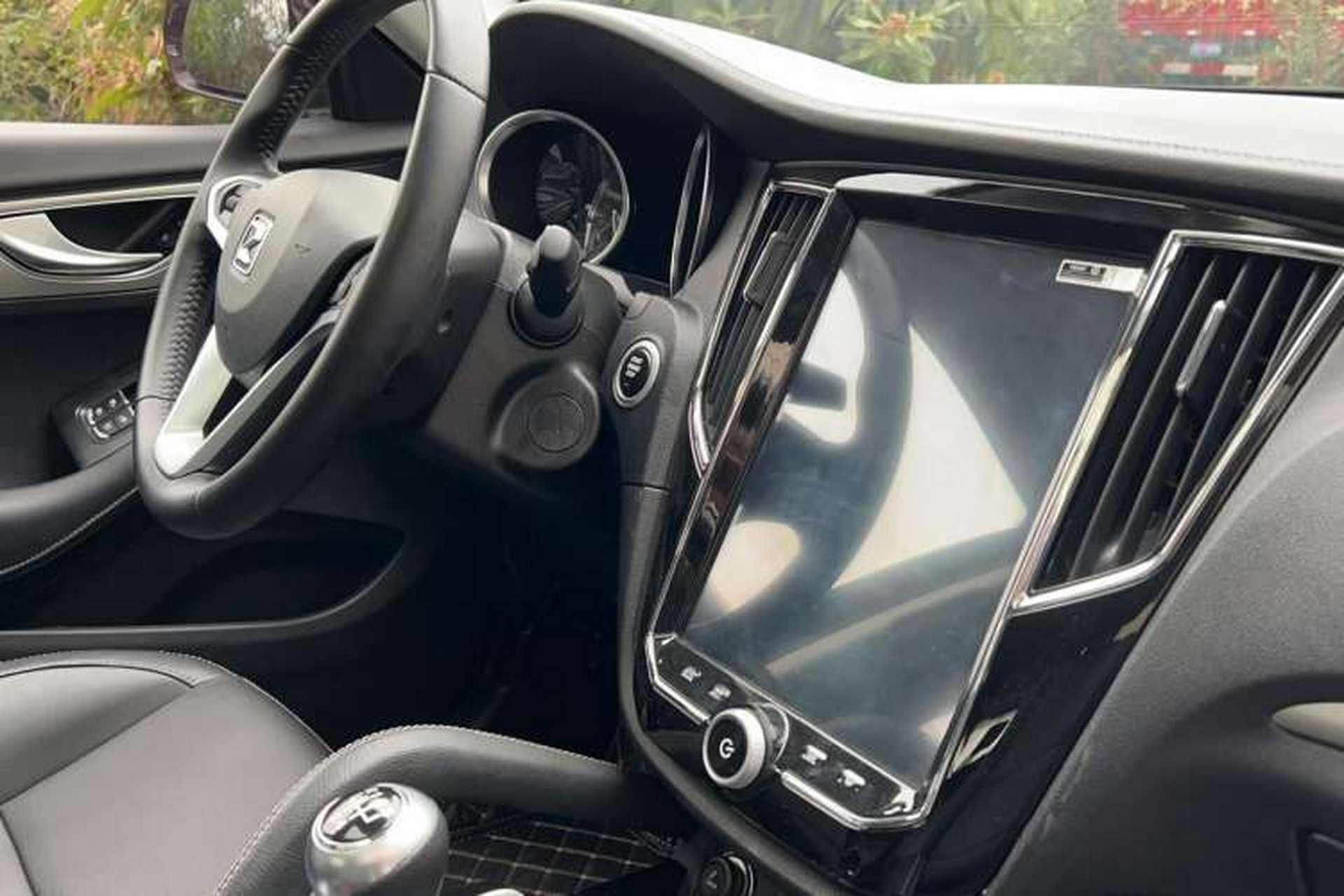 Used Zotye SR7 2016 1.5T Manual Cube Heart Edition China IV Standard Interior 4