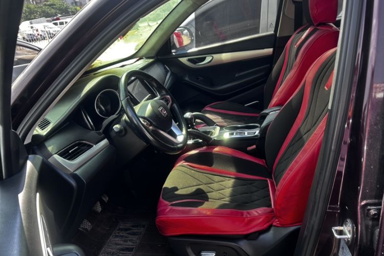 Used Zotye SR7 2016 1.5T Manual Cube Heart Edition China V Standard Interior 5