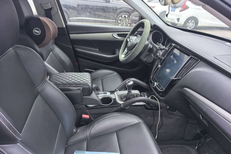 Used Zotye SR7 2016 1.5T Manual Cube Heart Edition China V Standard Interior 5