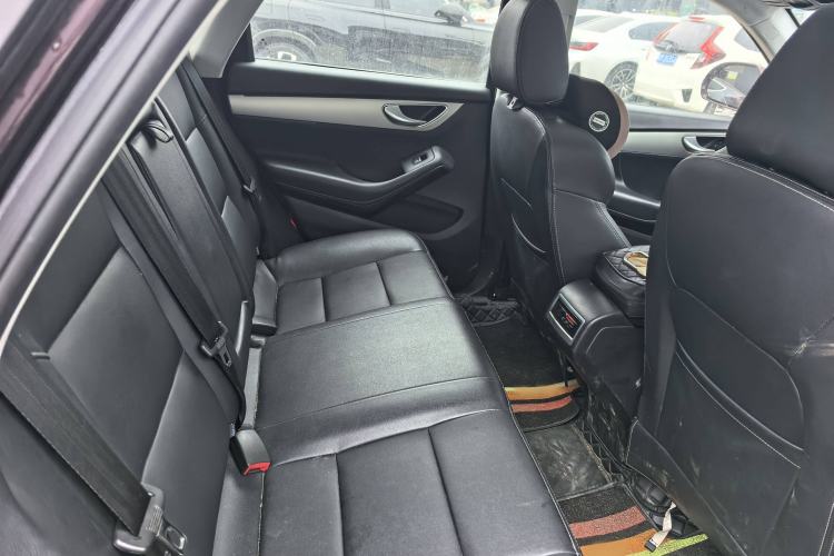 Used Zotye SR7 2016 1.5T Manual Cube Heart Edition China V Standard Interior 6