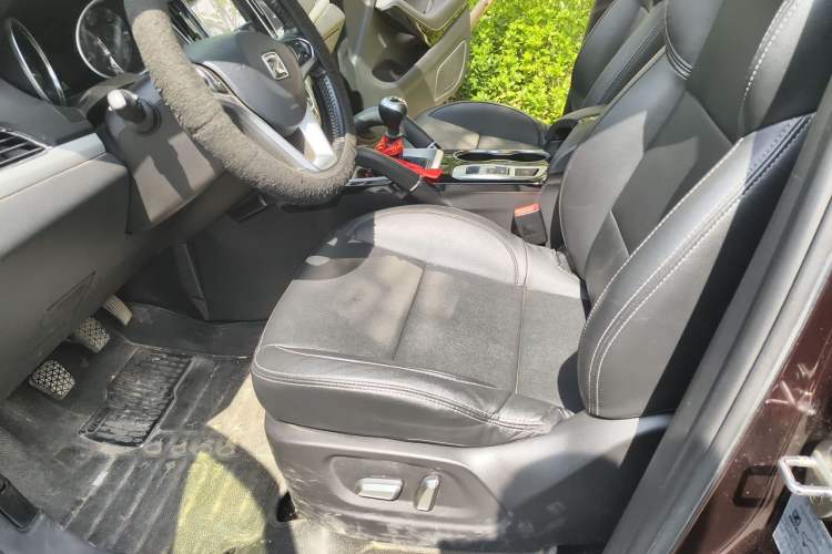 Used Zotye SR7 2016 1.5T Manual Cube Heart Edition China IV Standard Left Front Seat