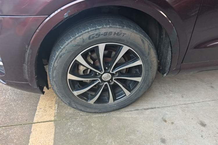 Used Zotye SR7 2016 1.5T Manual Cube Road Edition China V Standard Left Front Wheel Hub