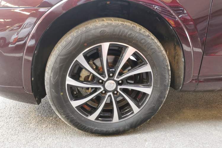 Used Zotye SR7 2016 1.5T CVT Cube Heart Edition China V Standard Left Front Wheel Hub