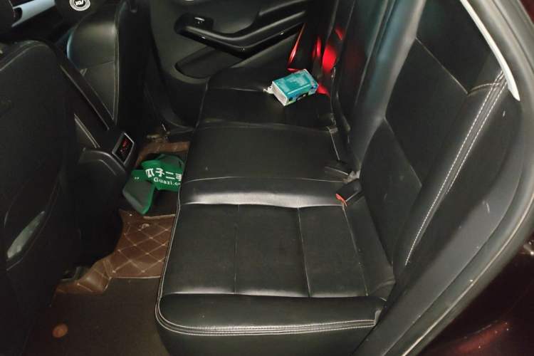 Used Zotye SR7 2016 1.5T CVT Cube Heart Edition China V Standard Left Rear Seat