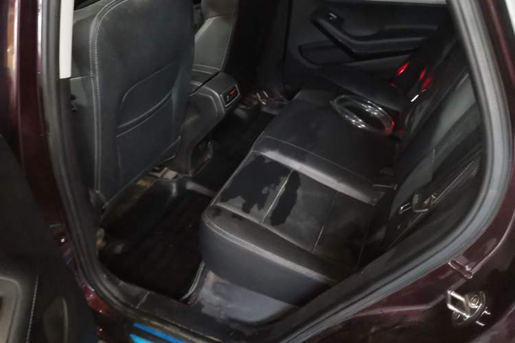 Used Zotye SR7 2016 1.5T Manual Cube Road Edition China V Standard Left Rear Seat