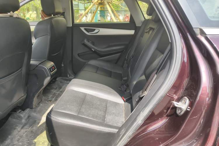 Used Zotye SR7 2016 1.5T Manual Cube Heart Edition China IV Standard Left Rear Seat
