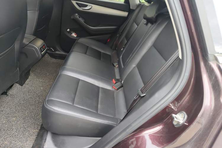 Used Zotye SR7 2016 1.5T CVT Cube Heart Edition China V Standard Left Rear Seat