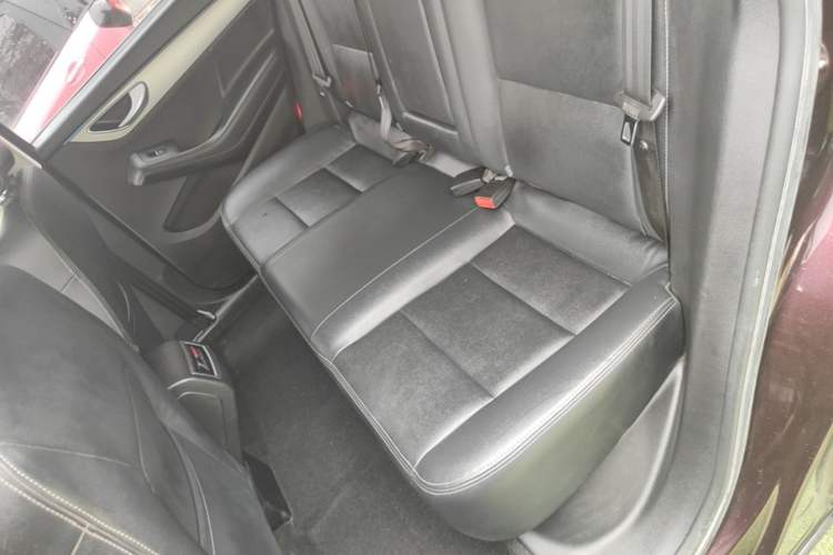 Used Zotye SR7 2016 1.5T Manual Cube Road Edition China V Standard Left Rear Seat