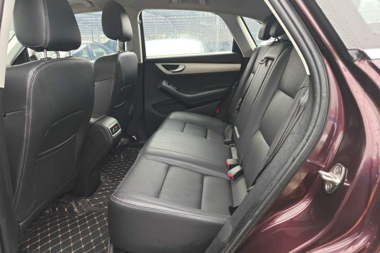Used Zotye SR7 2016 1.5T CVT Cube Heart Edition China V Standard Left Rear Seat