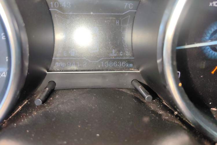 Used Zotye SR7 2016 1.5T Manual Cube Heart Edition China IV Standard Odometer Close Up