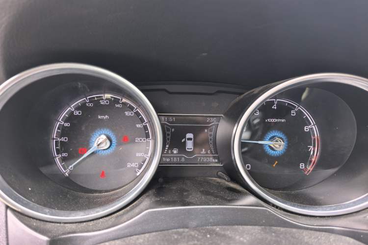 Used Zotye SR7 2016 1.5T Manual Cube Heart Edition China V Standard Odometer Close Up