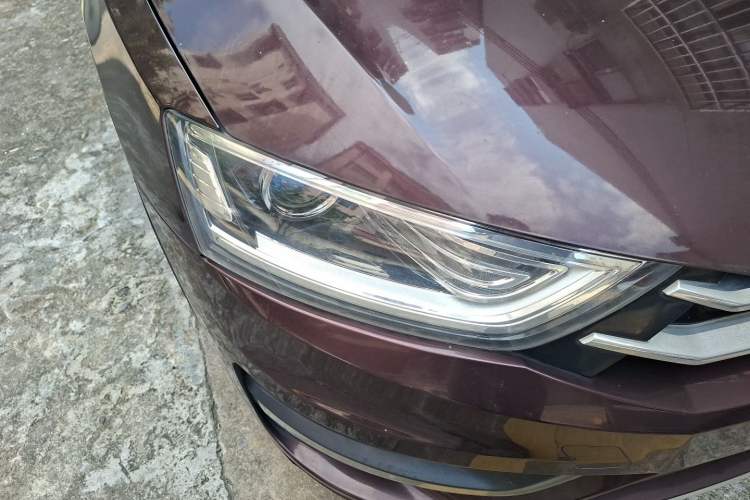 Used Zotye SR7 2016 1.5T Manual Cube Road Edition China V Standard Right Front Headlight