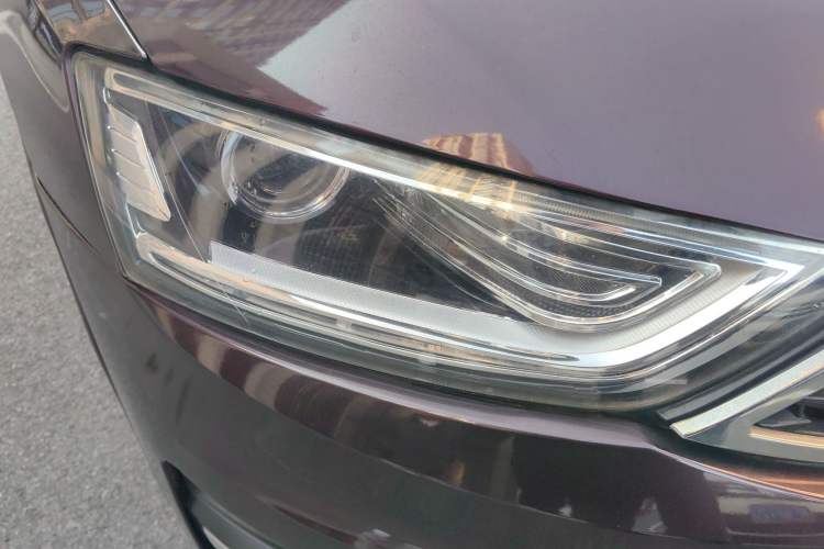 Used Zotye SR7 2016 1.5T Manual Cube Heart Edition China IV Standard Right Front Headlight