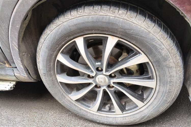 Used Zotye SR7 2016 1.5T CVT Cube Heart Edition China IV Standard Right Front Wheel Hub