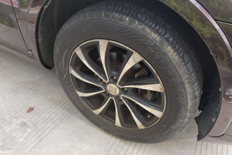 Used Zotye SR7 2016 1.5T CVT Cube Heart Edition China V Standard Right Front Wheel Hub