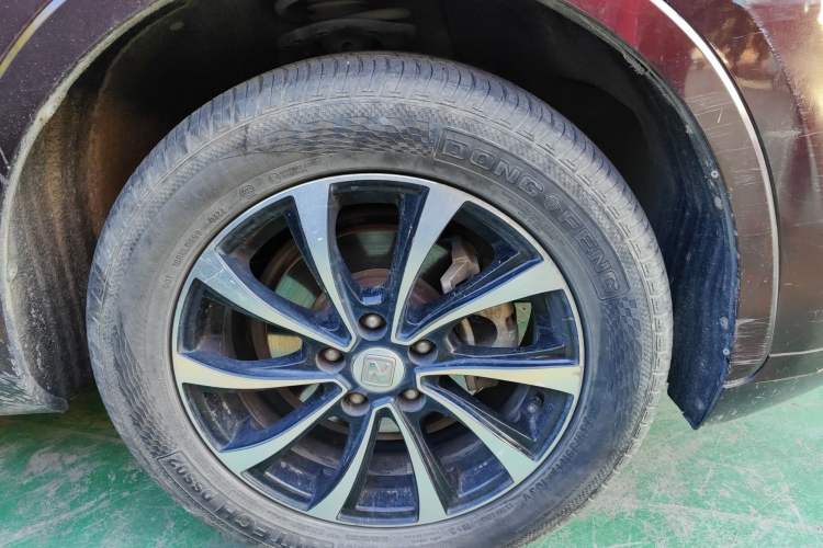 Used Zotye SR7 2016 1.5T CVT Cube Road Edition China V Standard Right Front Wheel Hub