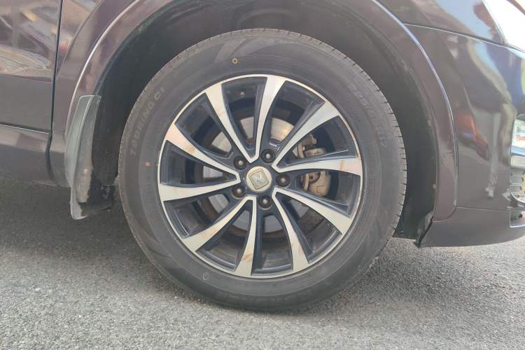 Used Zotye SR7 2016 1.5T Manual Cube Heart Edition China IV Standard Right Front Wheel Hub