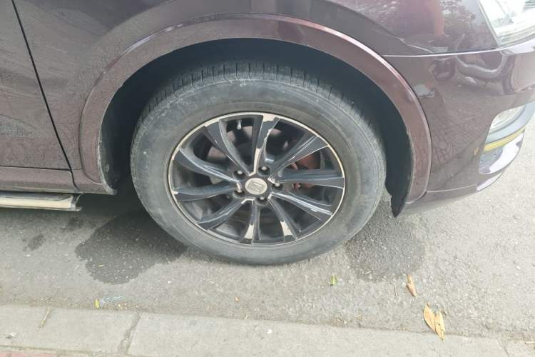 Used Zotye SR7 2016 1.5T Manual Cube Road Edition China V Standard Right Front Wheel Hub