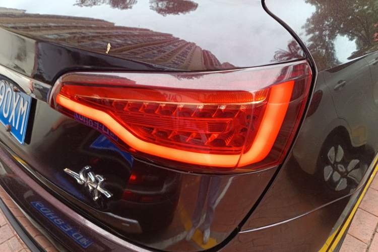 Used Zotye SR7 2016 1.5T Manual Cube Road Edition China V Standard Right Rear Taillight