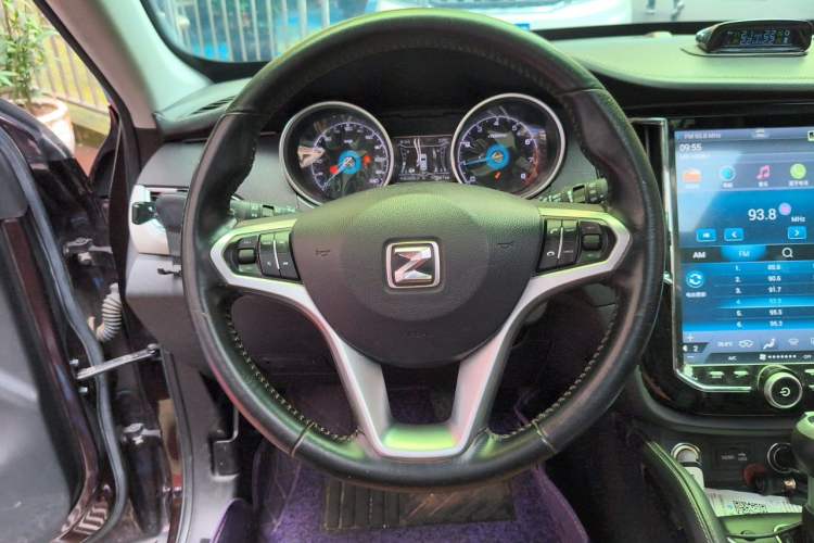 Used Zotye SR7 2016 1.5T CVT Cube Heart Edition China IV Standard Steering Wheel