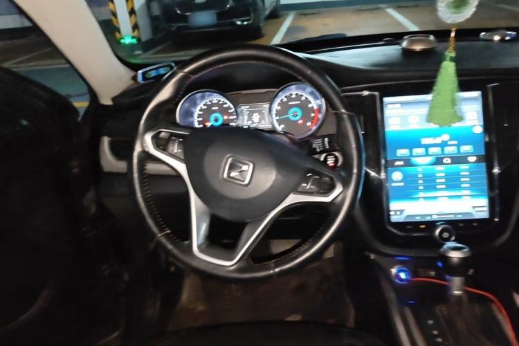 Used Zotye SR7 2016 1.5T CVT Cube Heart Edition China V Standard Steering Wheel