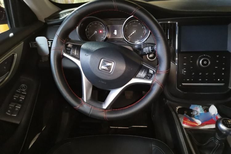 Used Zotye SR7 2016 1.5T Manual Cube Road Edition China V Standard Steering Wheel